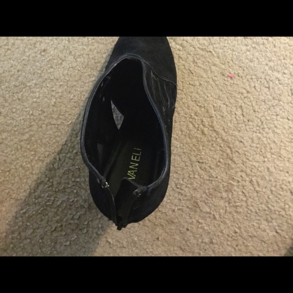 Vaneli NWT Black Suede Booties Size 10M - Picture 4 of 8